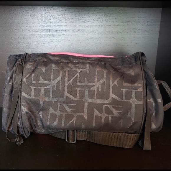 Nike Duffle Bag - Picture 3 of 5